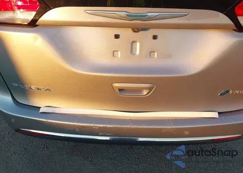 2018 Chrysler Pacifica Hybrid Touring Plus z USA, uszkodzony, nr VIN 2C4RC1H70JR332968